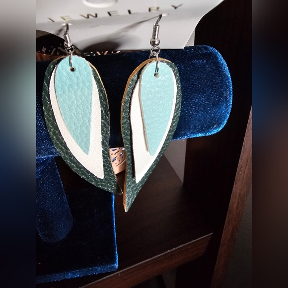 Boho Chic Triple Layered Faux Leather Earrings NWOT - Picture 3 of 6